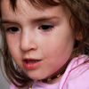 Gamine pensive